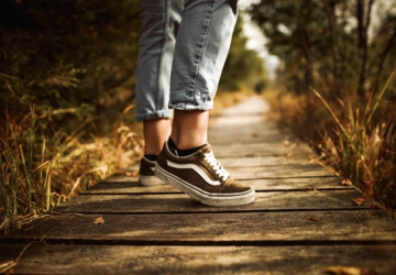 10 WALKING TIPS เดิน ให้ข้อ เข่า กระดูกสันหลังแข็งแรง